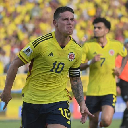 James Rodriguez, da Colômbia, comemora após marcar contra o Uruguai, pelas Eliminatórias