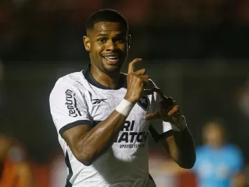 Botafogo é eficiente, volta a bater o Vitória e avança na Copa do Brasil