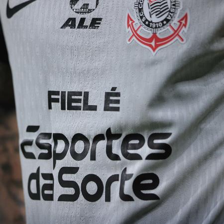 Camisa do Corinthians com patrocínio da Esportes da Sorte