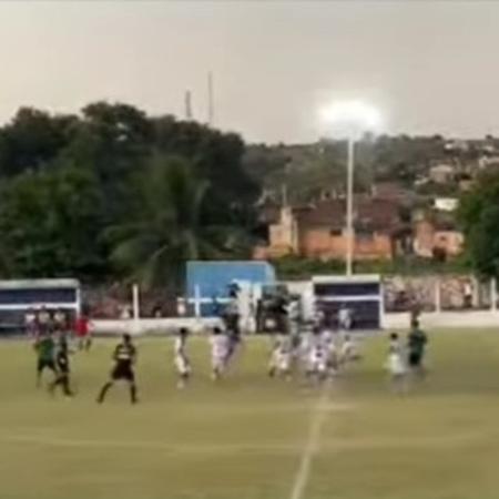 Confusão durante jogo entre Jaciobá e Desportivo Aliança pela Copa Alagoas Sub-20