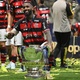 Gerson superou problema grave, virou líder do Flamengo e titular na seleção