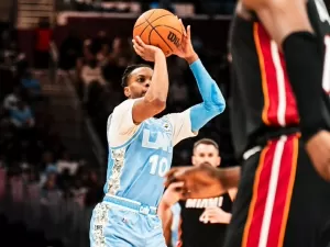 Cavaliers faturam 12ª vitória seguida e são 1ª equipe nos playoffs da NBA