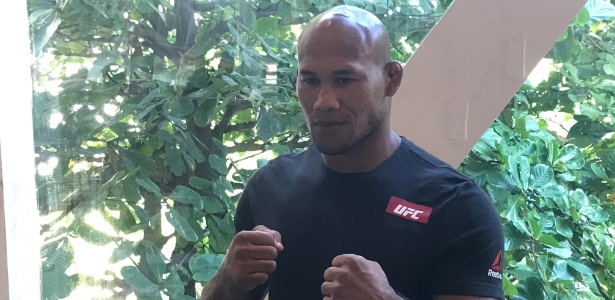 Ronaldo Jacaré durante evento do UFC em restaurante do chef Felipe Bronze no Rio - Bruno Braz / UOL Esporte