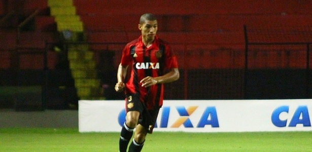 Aos 19 anos, Adryelson foi recém-promovido ao time profissional do Sport - Williams Aguiar/Sport Club do Recife