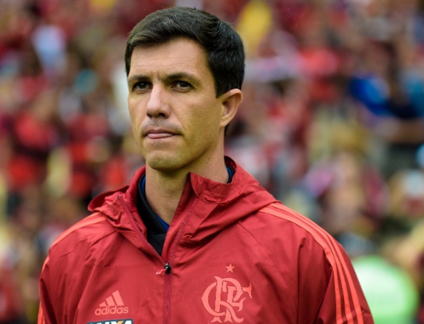 O técnico Mauricio Barbieri faz contas e trabalha para equilibrar o time do Flamengo - Thiago Ribeiro/AGIF