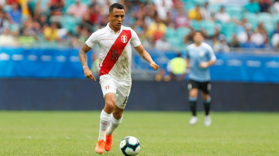 Yoshimar Yotún, jogador do Peru, não reclamou do gramado da Arena do Grêmio - Felipe Oliveira/Getty Images