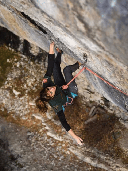 Luce Douady, atleta de escalada, morreu aos 16 anos após cair de penhasco - Reprodução/Instagram