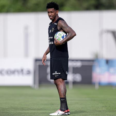 Zagueiro Gil defendeu o Corinthians na última temporada