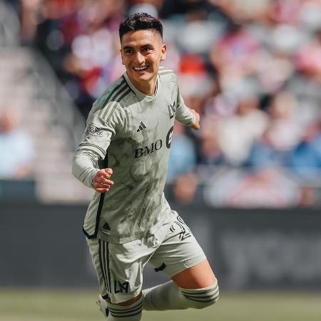 Eduard Atuesta celebra gol marcado pelo Los Angeles FC na MLS