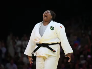 Judô: Bia Souza bate número dois do mundo e garante primeiro ouro do Brasil