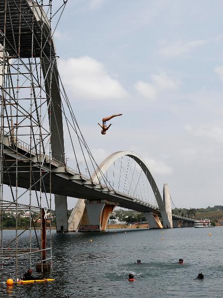 Campeonato Mundial Júnior de High diving na ponte JK, em Brasília - Satiro Sodré