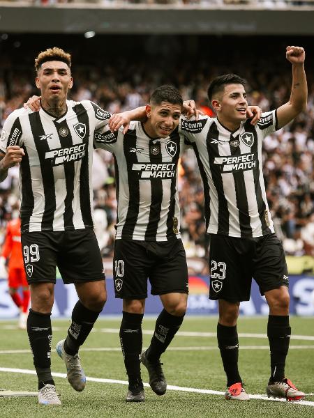 Igor Jesus, Savarino e Almada foram três dos grandes nomes do Botafogo em 2024