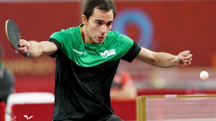 Hugo Calderano em ação no Mundial de tênis de mesa - ITTF
