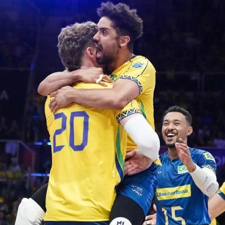 Brasil celebra ponto contra a Eslovênia, pela Liga das Nações masculina