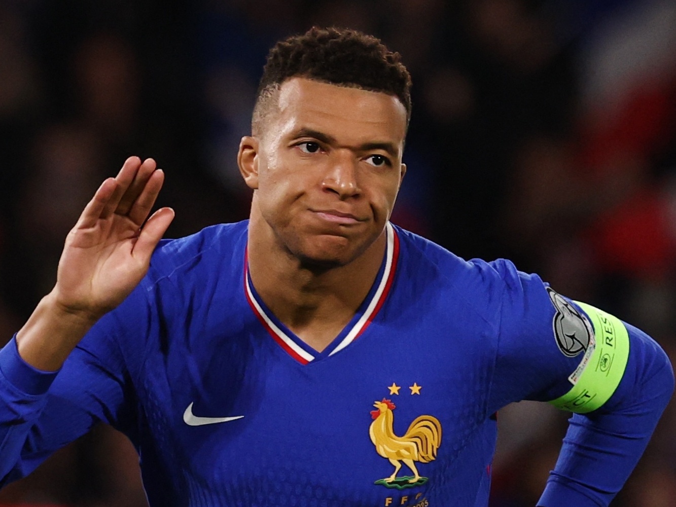 Cs07 Adriana bodyscissors Valerie