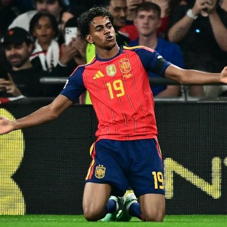 Yamal comemora gol da Espanha contra a Inglarerra na Liga das Nações Yamal comemora gol da Espanha contra a Inglarerra na Liga das Nações