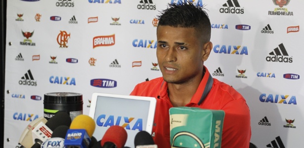O meia Everton concede entrevista coletiva e garante foco absoluto no Flamengo - Gilvan de Souza/ Flamengo