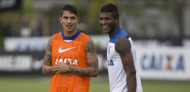 Volante ganha novo contrato no Corinthians sem nunca ter vestido a camisa