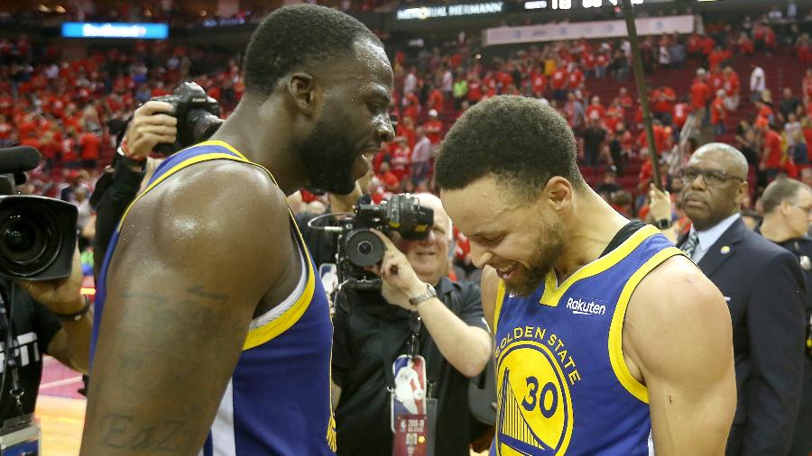 Draymond Green e Stephen Curry comemoram vitória sobre o Houston Rockets que colocou o Golden State Warriors na final da Conferência Oeste - Thomas B. Shea/USA TODAY Sports