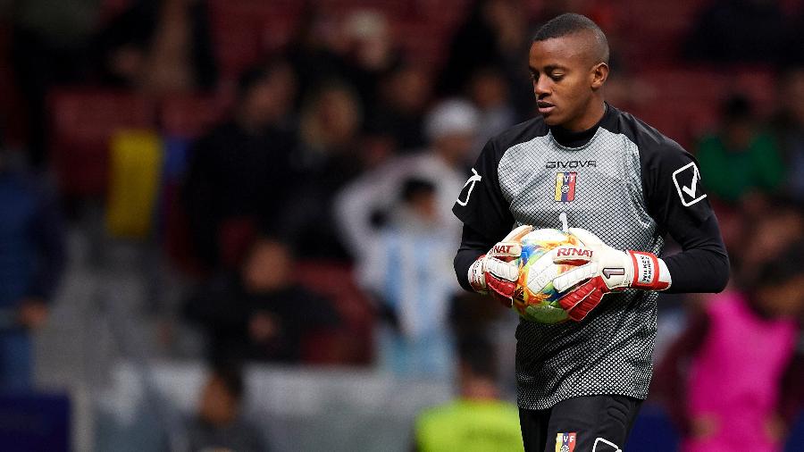 Wuilker Fariñez, goleiro da seleção da Venezuela, está na mira do Barcelona - Jose Breton/NurPhoto via Getty Images