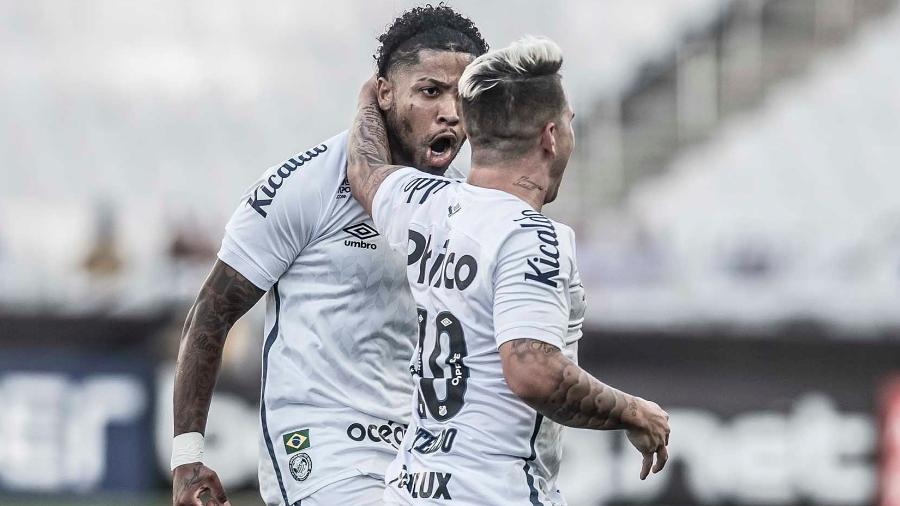 Marinho e Soteldo comemoram gol do Santos - Ivan Storti/Santos FC