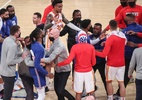 Eliminação do Knicks para o Atlanta Hawks tem confusão no intervalo; veja