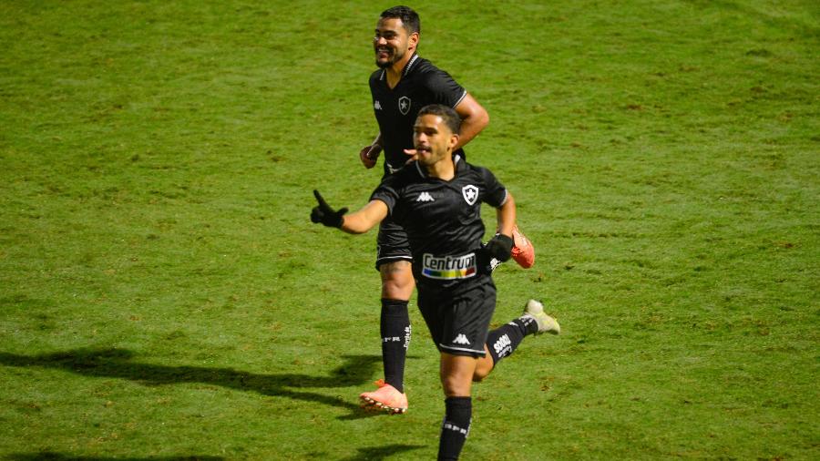 Marco Antônio abriu o placar para o Botafogo na vitória sobre o CSA - EDUARDO VALENTE/ESTADÃO CONTEÚDO