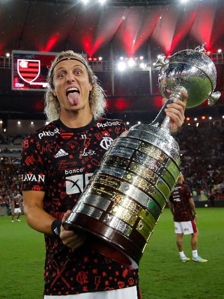Se não precisa da Libertadores para ser campeão mundial, o São Paulo é  tetra, alfineta Cicinho