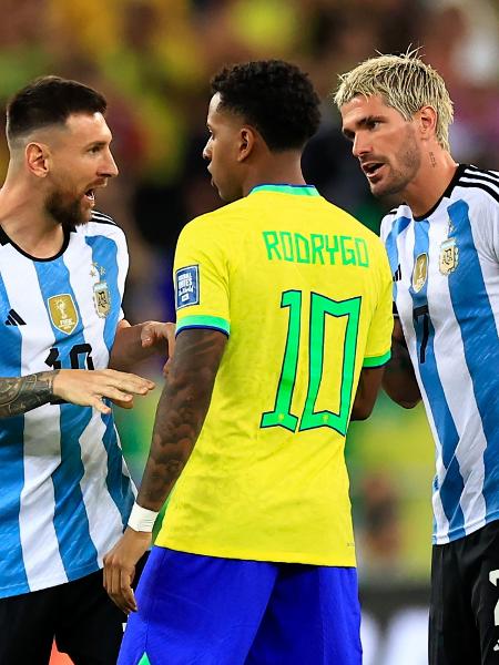 Messi, da Argentina, e Rodrygo, do Brasil, em jogo pelas Eliminatórias para a Copa do Mundo 2026