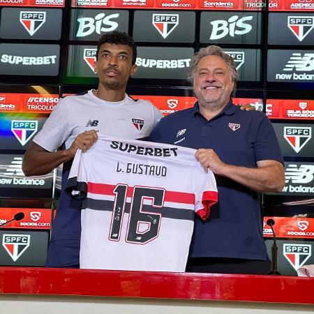 Luiz Gustavo é apresentado no São Paulo