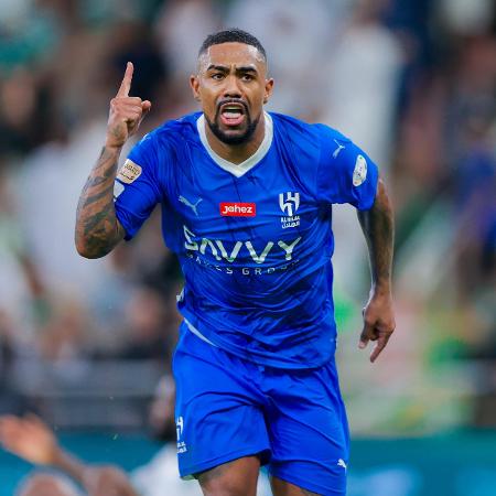 Malcom comemora gol do Al-Hilal diante do Al-Ahli no Campeonato Saudita