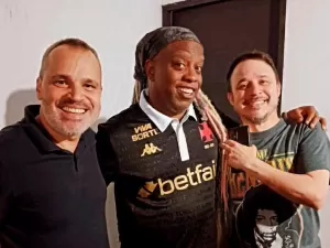 Banda Living Colour ganha camisas do Vasco: 'Impactados com a história'