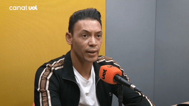 Ricardo Oliveira participa do programa Zona Mista do Hernan, do Canal UOL