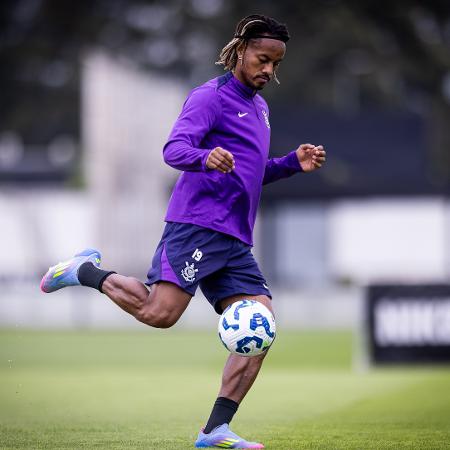 Carrillo treina pelo Corinthians visando jogo contra o Fluminense, no Brasileiro 2025 - Rodrigo Coca/Agência Corinthians