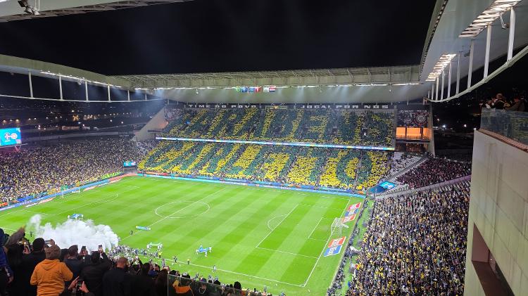 Mosaico feito para o técnico Carlo Ancelotti antes de Brasil e Paraguai pelas Eliminatórias Mosaico feito para o técnico Carlo Ancelotti antes de Brasil e Paraguai pelas Eliminatórias