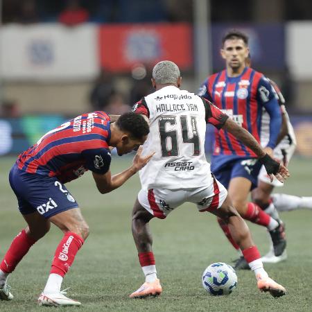 Wallace Yan foi expulso na derrota do Flamengo por 1 a 0 para o Bahia, em Salvador (BA)