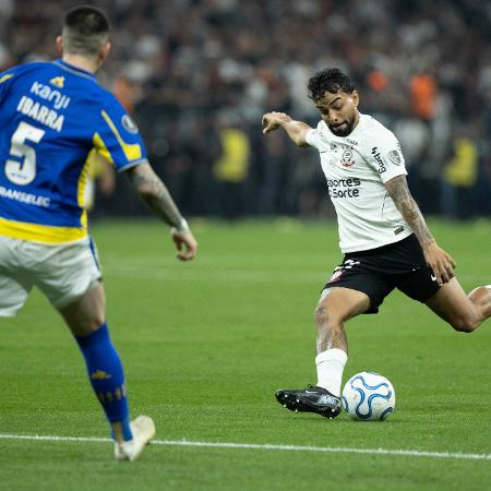 matheus-bidu-do-corinthians-em-acao-contra-o-rosario-central-pela-libertadores-1787275082427_v2_450x450 Corinthians avança na Libertadores com gol de Memphis e Bidon; veja impacto para São Paulo