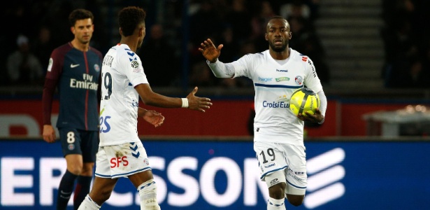 Bahoken comemora gol do Strasbourg - GEOFFROY VAN DER HASSELT/AFP - GEOFFROY VAN DER HASSELT/AFP