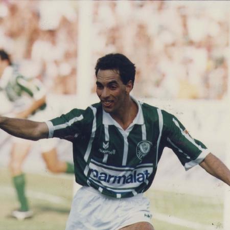 Edmundo comemora gol do Palmeiras em 1993