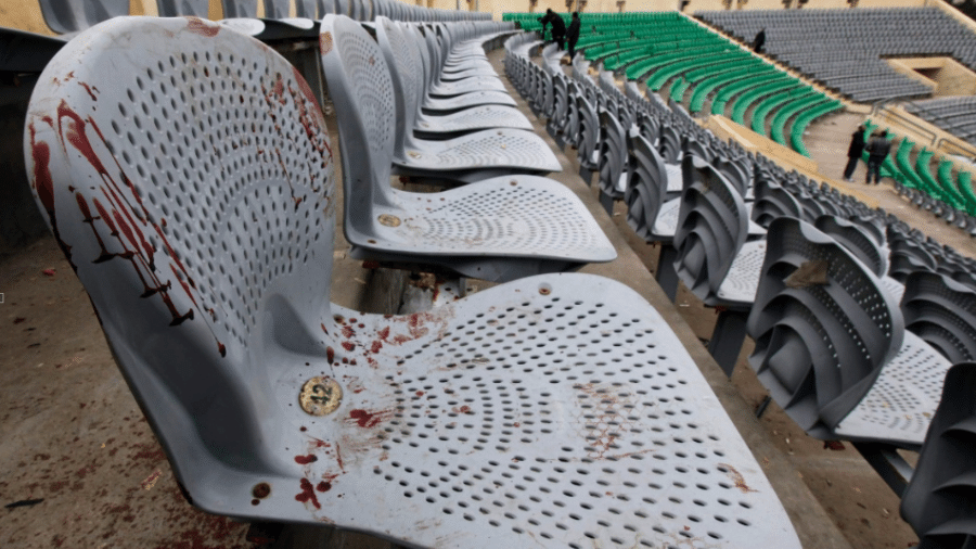 Testemunha afirma que jogador estava bêbado na partida, o que irritou os espectadores e os companheiros - Mohamed Abd El-Ghany/Reuters