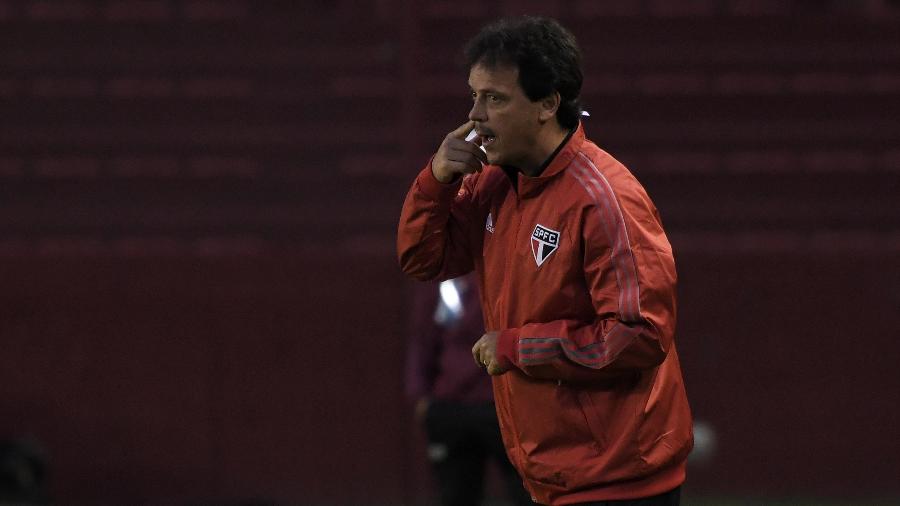 Fernando Diniz, técnico do São Paulo, durante a partida contra o Lanús - Staff Images / CONMEBOL