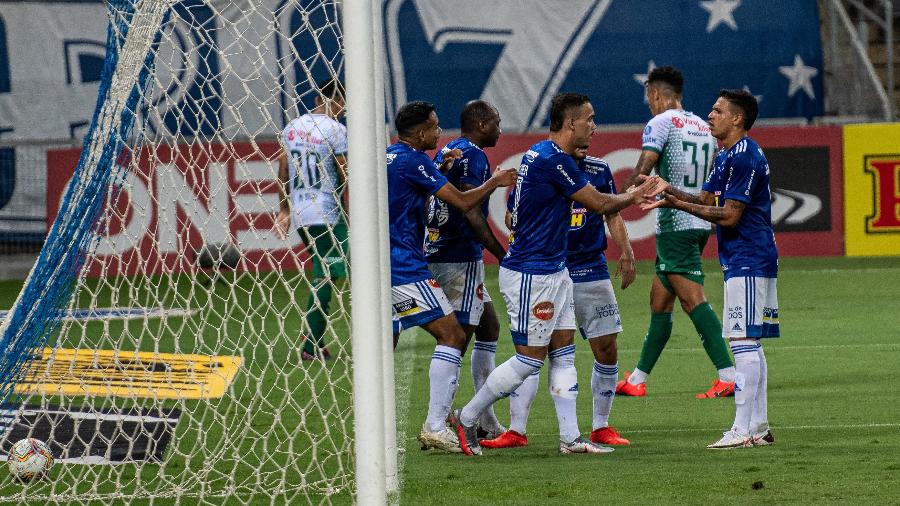 William Pottker comemora gol do Cruzeiro contra o Guarani em jogo da Série B - Alessandra Torres/AGIF