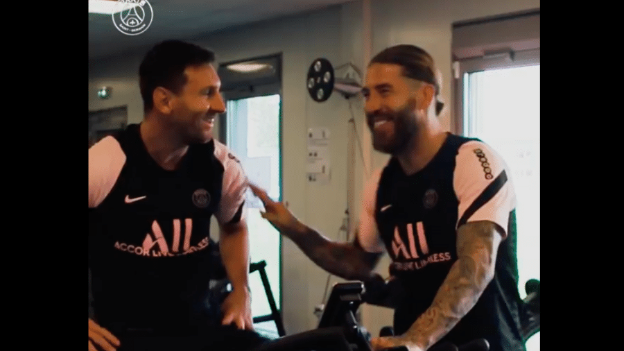 PSG mostra resenha de Messi e Sergio Ramos em bastidores e 1º treino - Transmissão 