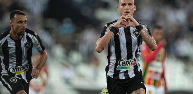 2 a 0 pela Série B | Em casa, Botafogo vence Sampaio Corrêa e retoma vice-liderança