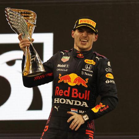 12.12.21 - Max Verstappen celebra vitória no GP de Abu Dhabi e título mundial de F1