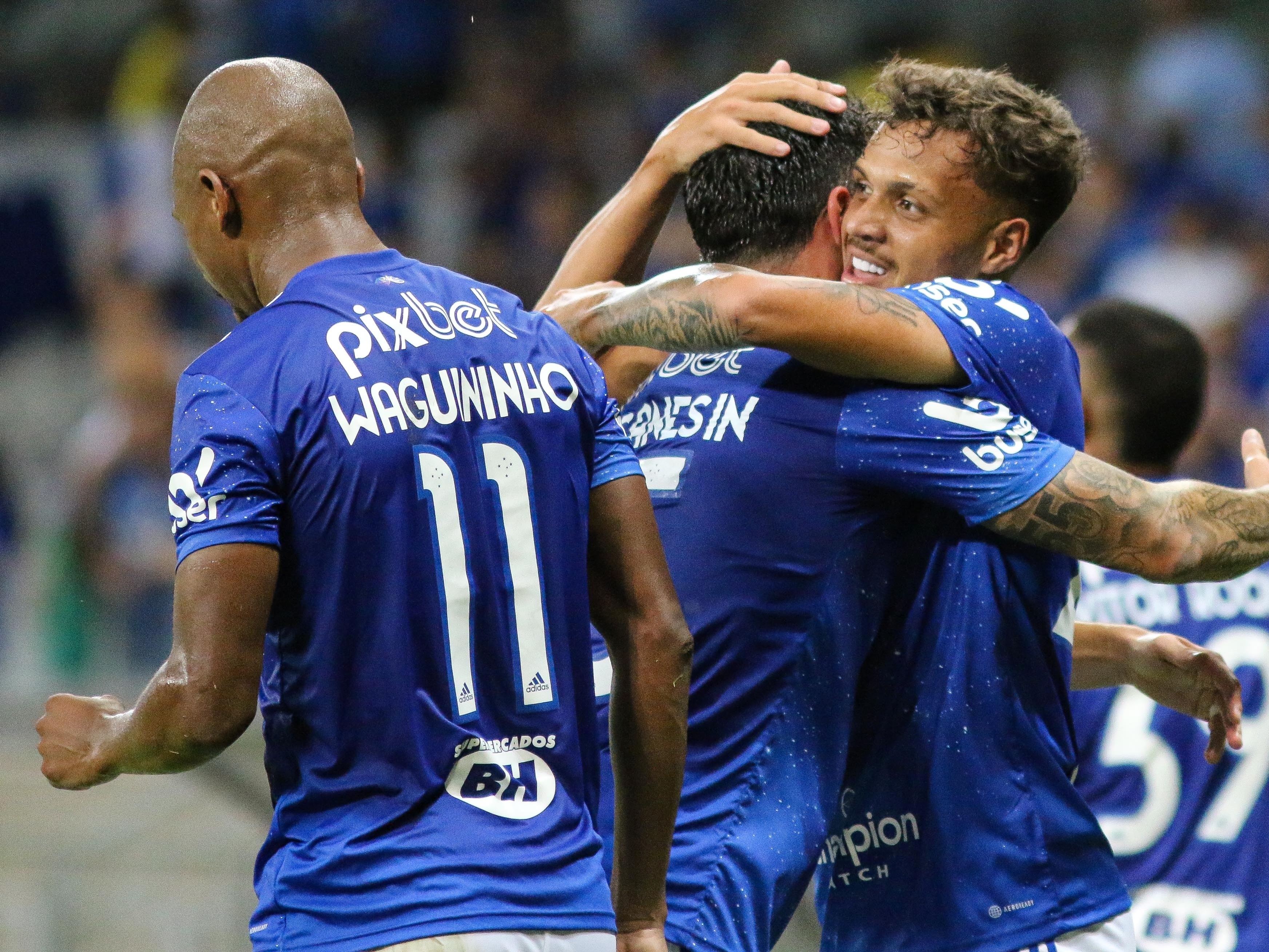 Pezzolano chega a 40 jogos no comando do Cruzeiro