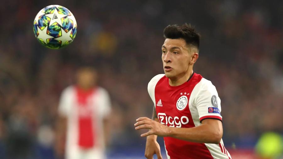 Lisandro Martínez, agora ex-jogador do Ajax - Dean Mouhtaropoulos/Getty Images