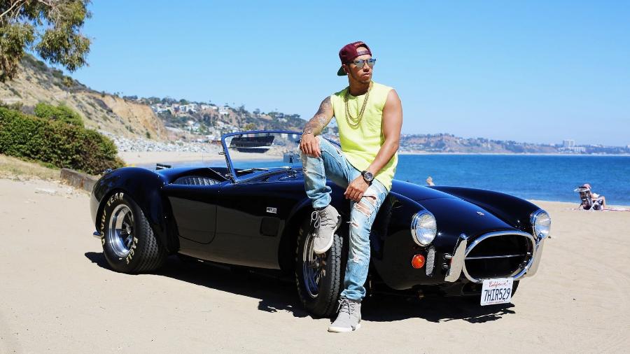 Shelby Cobra 427 de Lewis Hamilton está avaliado em mais de R$ 25 milhões - Reprodução/Facebook