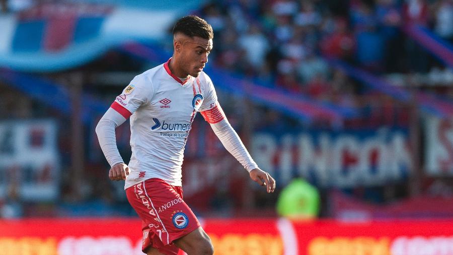 Corinthians tem contratação encaminhada e deve anunciar Fausto Vera nos próximos dias - Manuel Cortina/SOPA Images/LightRocket via Getty Images