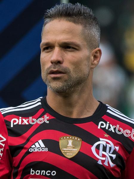 Diego Ribas, que encerrou a carreira no Flamengo em 2022, estará no "Reis e Rainhas do Drible" na Globo - Robson Mafra/AGIF